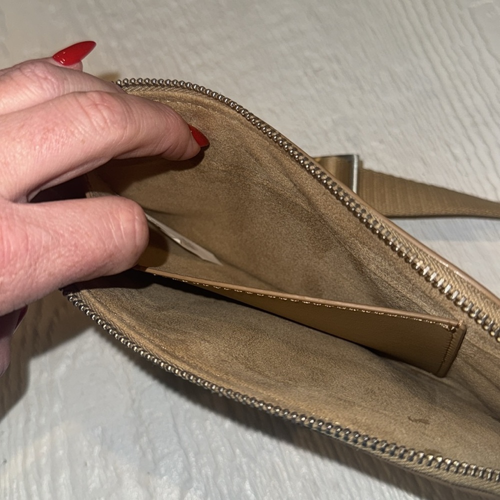 Everlane Cactus Leather Sling Crossbody Bag - Picture 12 of 12